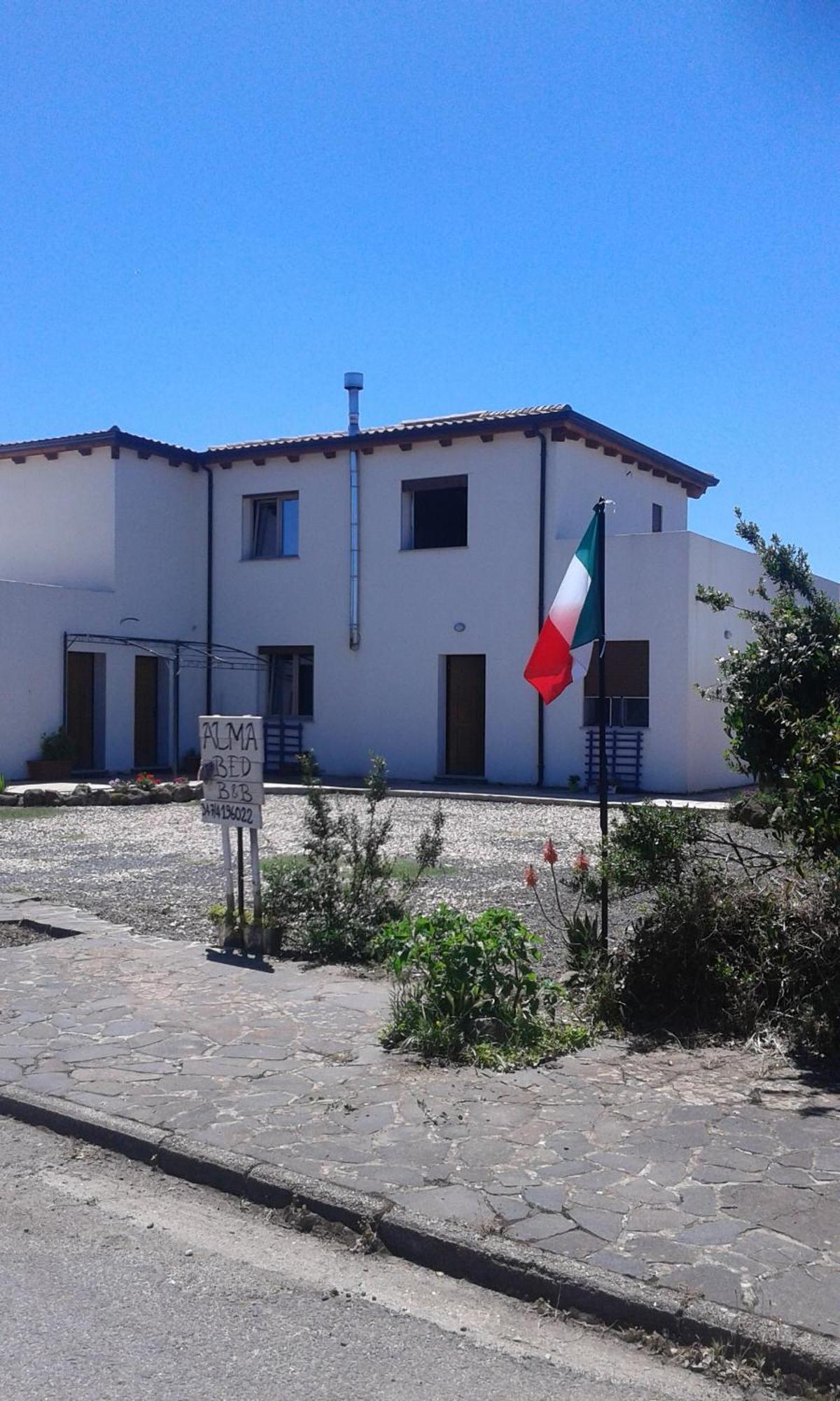 Alma Bed & Breakfast Sennariolo Exterior photo